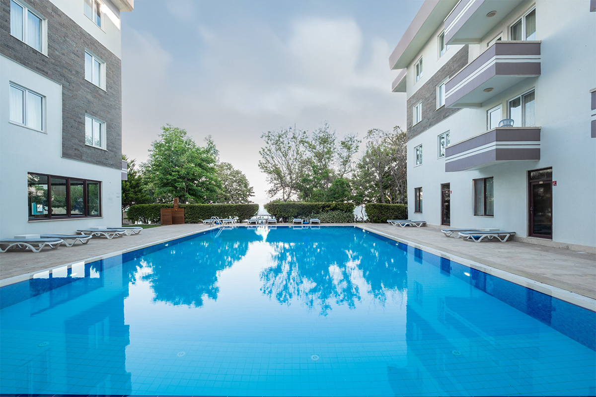 Açık Yüzme Havuzu