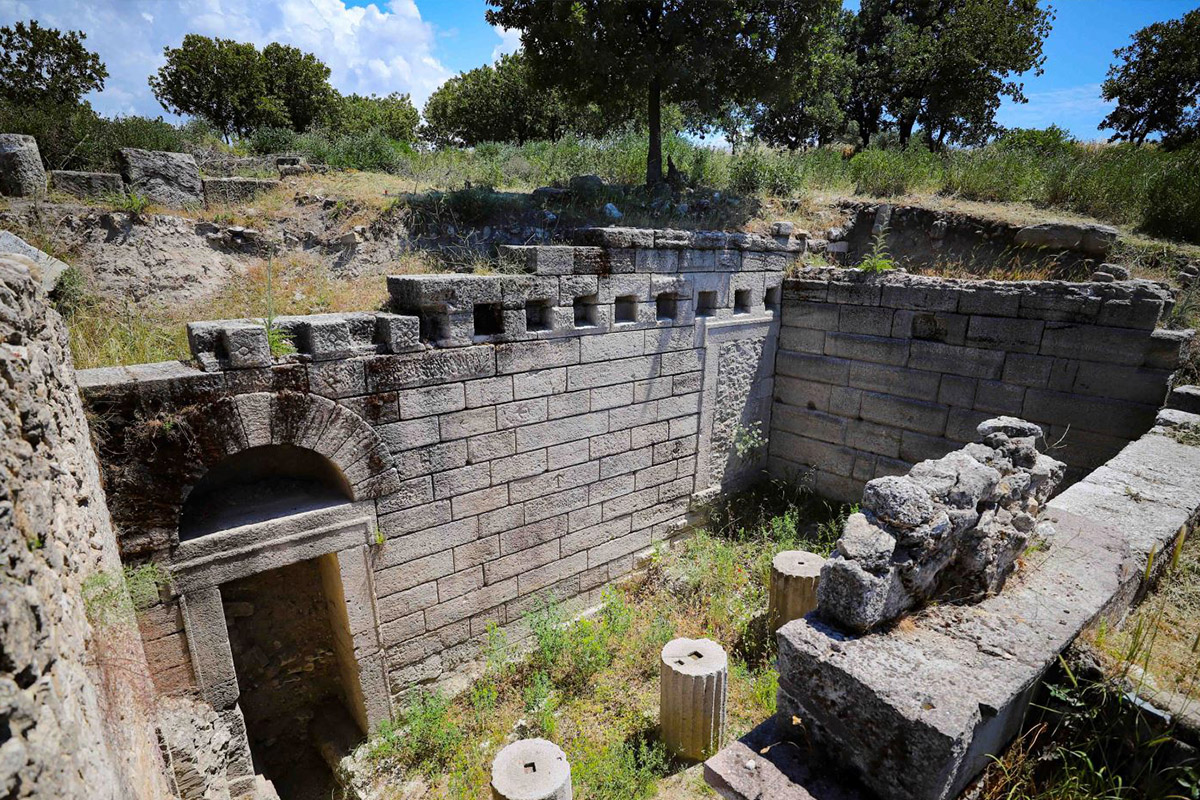 Alexandria Troas’ta Tarihle Baş Başa Bir Yürüyüş