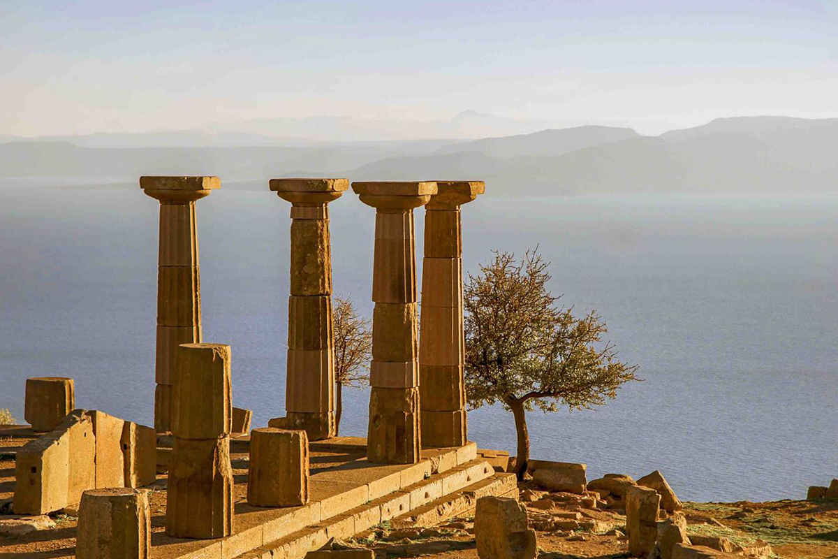 Assos Antik Kenti: Denizin Üzerinden Tarihe Bakış